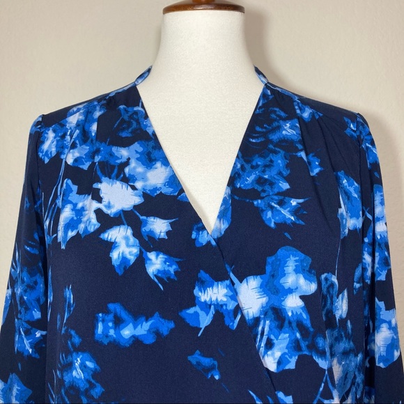 VINCE CAMUTO Fountain Floral Faux Wrap Surplice Long Sleeve Blouse Size Small - Picture 2 of 8